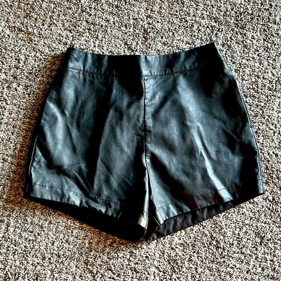 High rise faux leather shorts - Picture 1 of 3